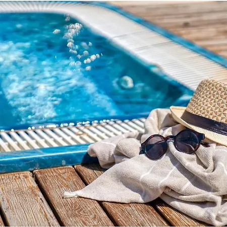 Апартаменты 6 *